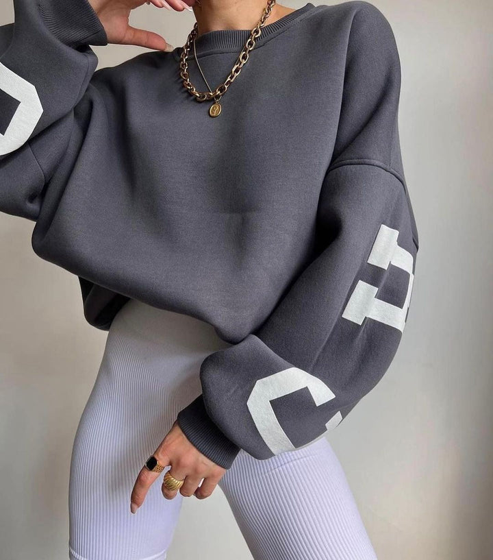 DINA - Oversized Sweatshirt Cairns Closet