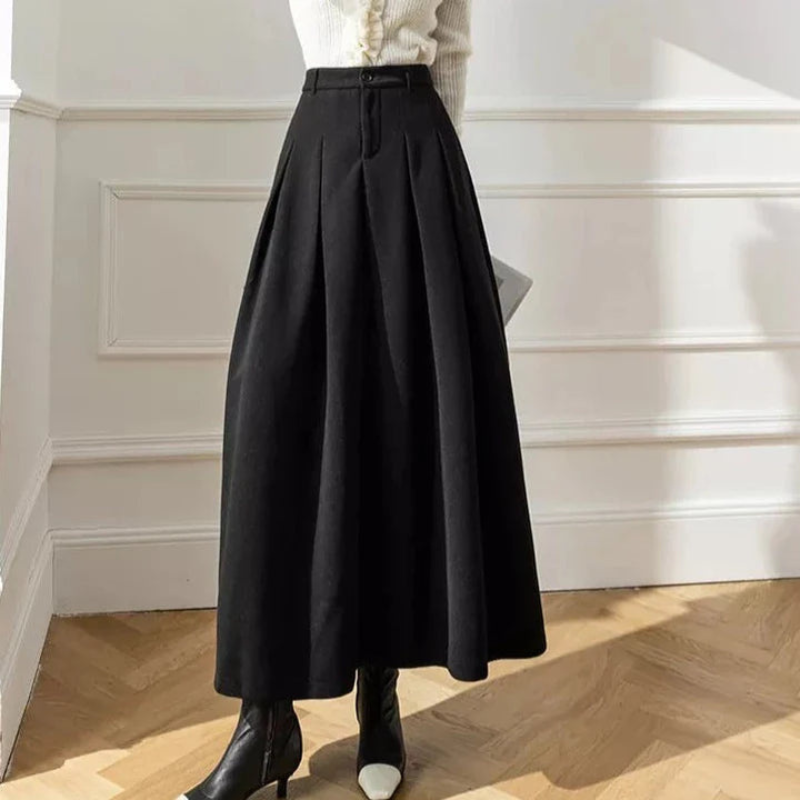 High-Waisted Pleated Skirt, Casual Style