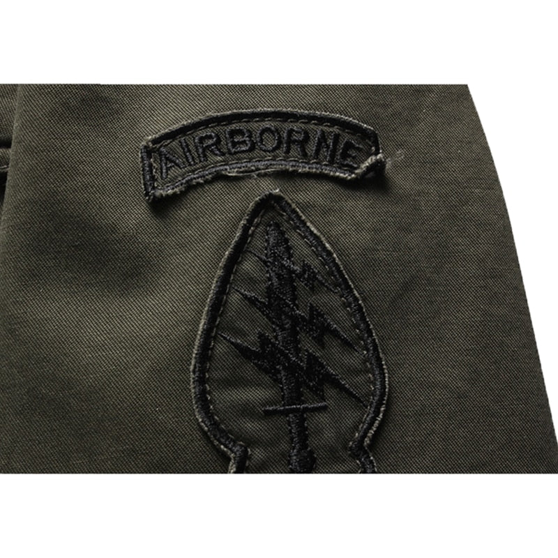 Veste motard élégante à manches longues pour homme, design à fermeture éclair.