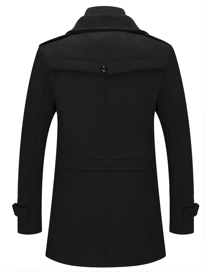 Manteau long trench pour homme, design élégant.
