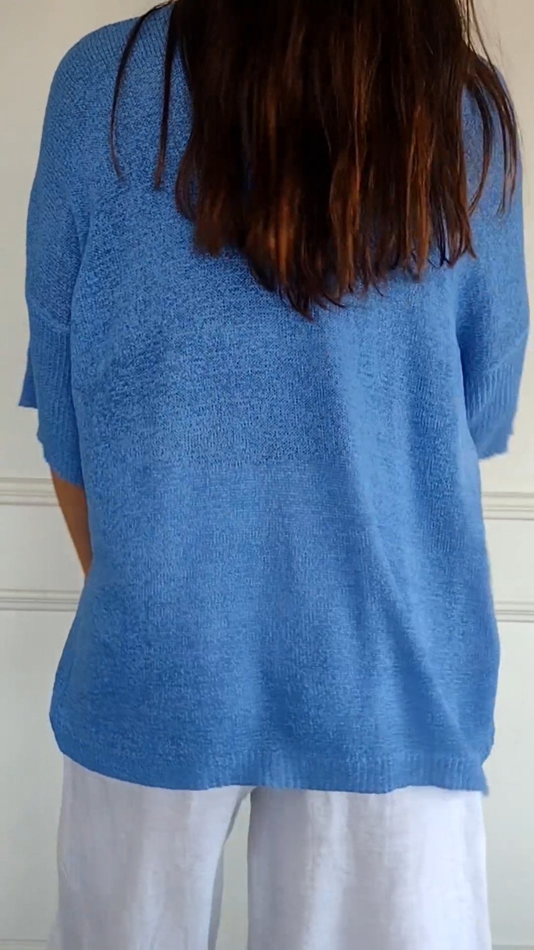 Solid-colored knit top with V-neck Cairns Closet