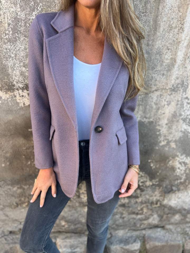 Chic Women’s Wool Coat | Stylish