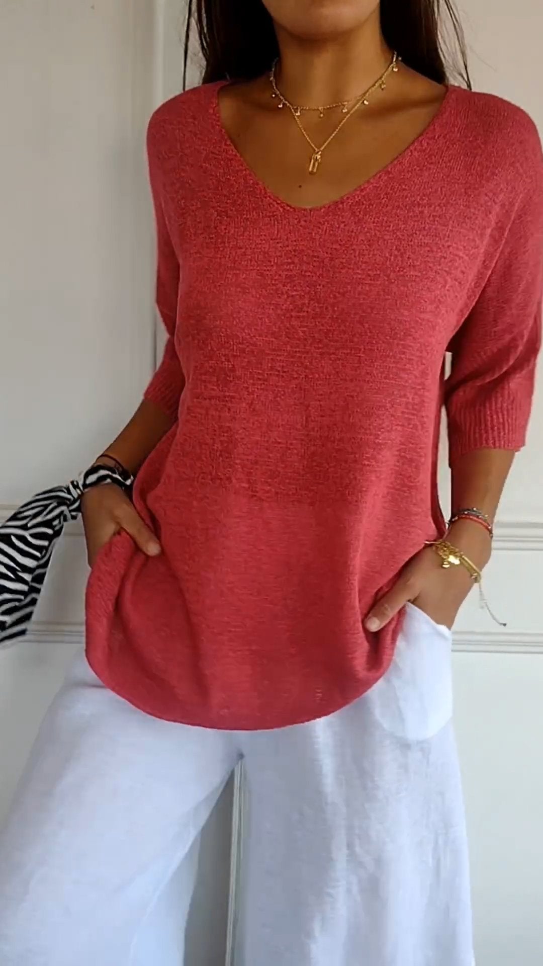 Solid-colored knit top with V-neck Cairns Closet